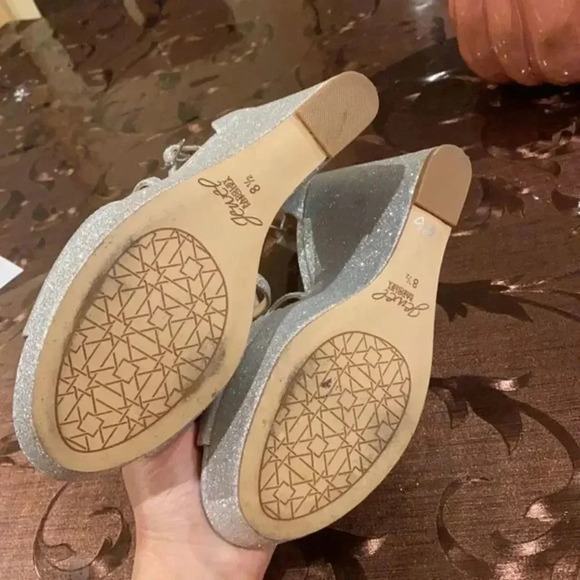 Badgley Mischka Silver Wedges - Picture 4 of 10